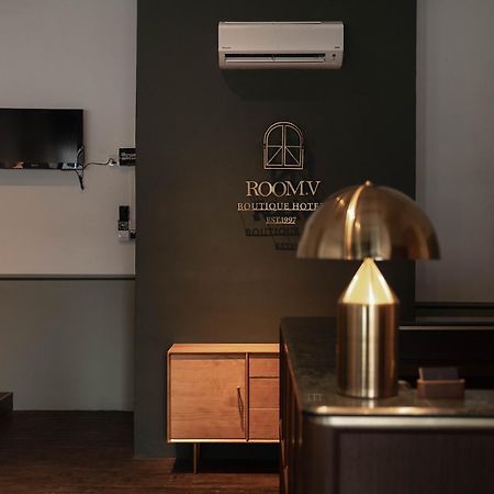 Room V Jalan Sultanah Batu Pahat Bagian luar foto