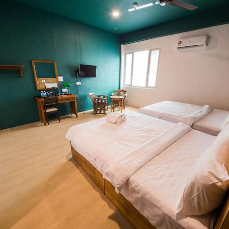 Room V Jalan Sultanah Batu Pahat Bagian luar foto