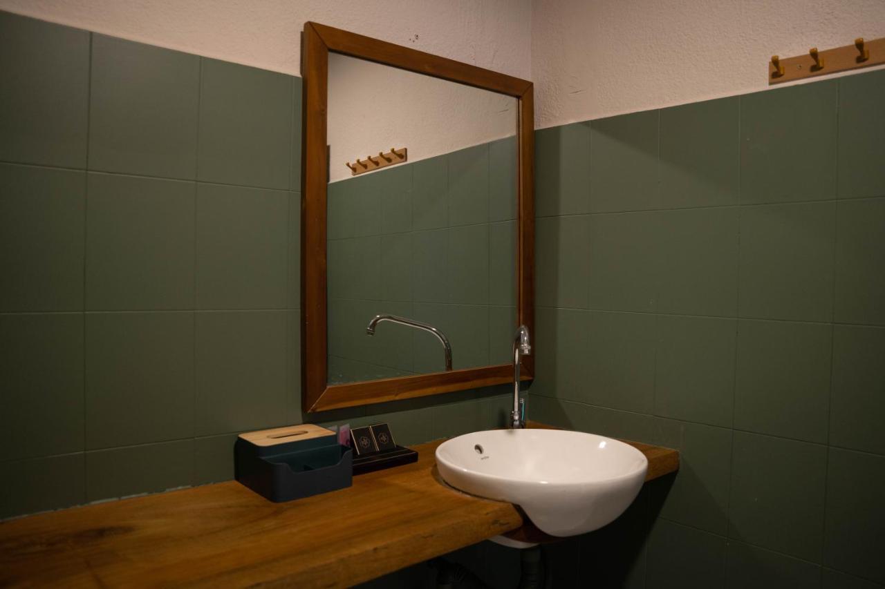 Room V Jalan Sultanah Batu Pahat Bagian luar foto