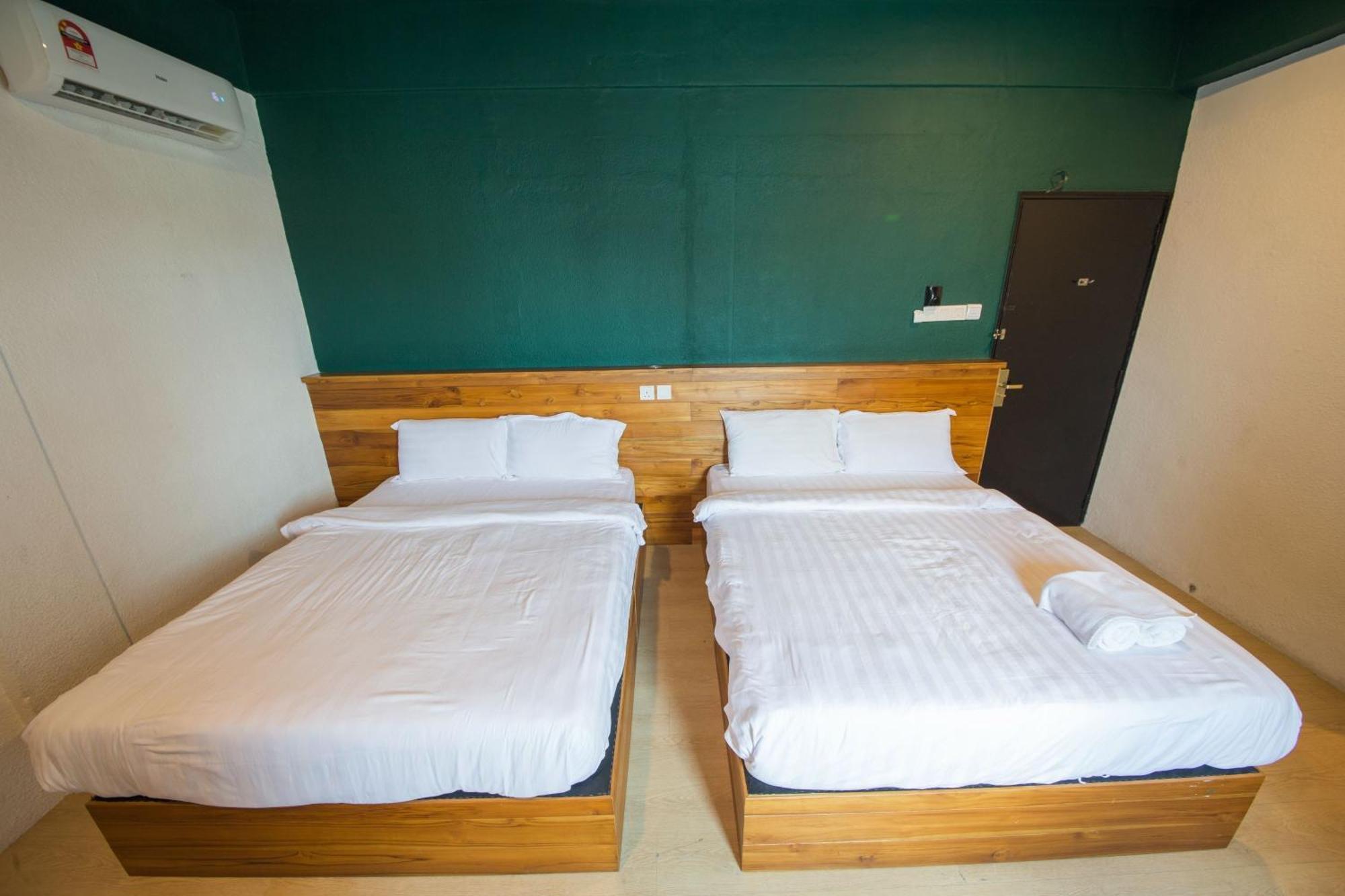 Room V Jalan Sultanah Batu Pahat Bagian luar foto