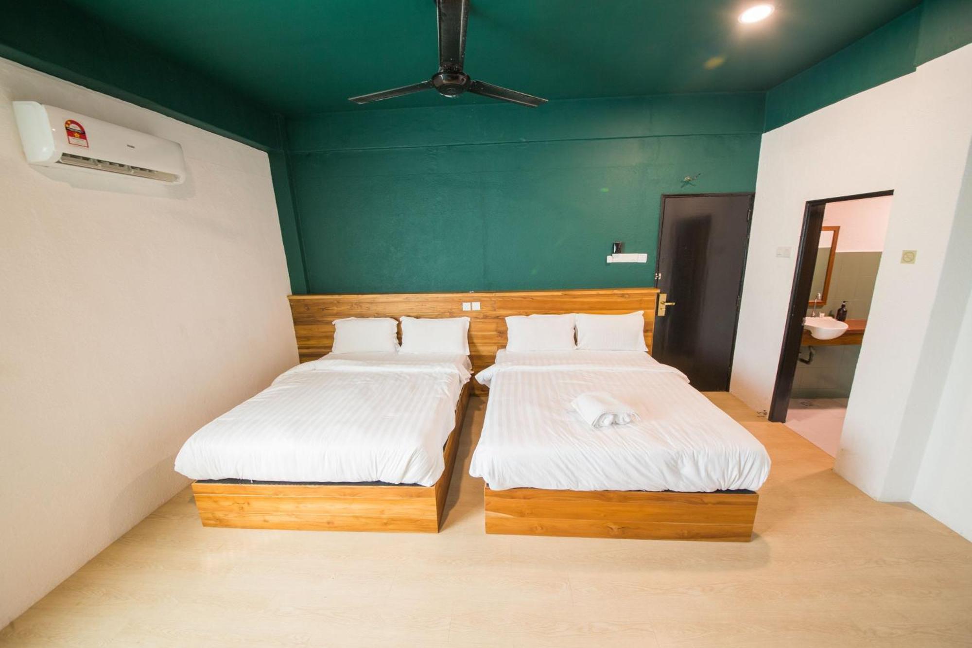 Room V Jalan Sultanah Batu Pahat Bagian luar foto